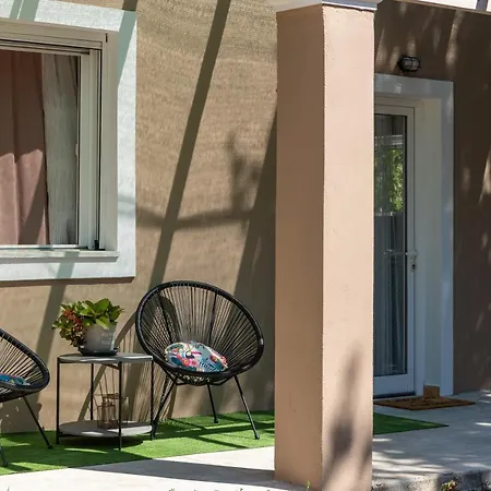 Apricus Domum Apartment Kato Korakiana