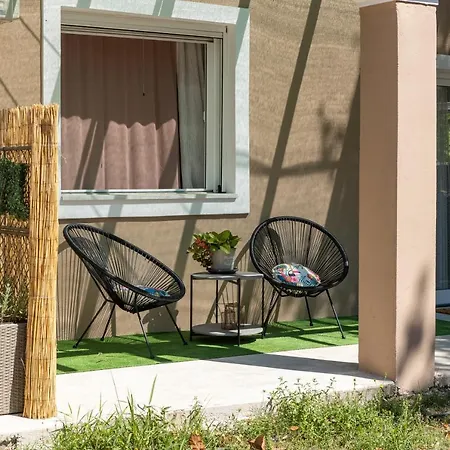 Apricus Domum Apartment
